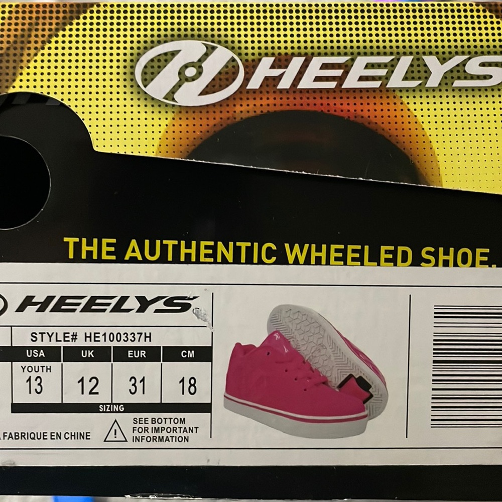Heelys wheeled shoes Size 13